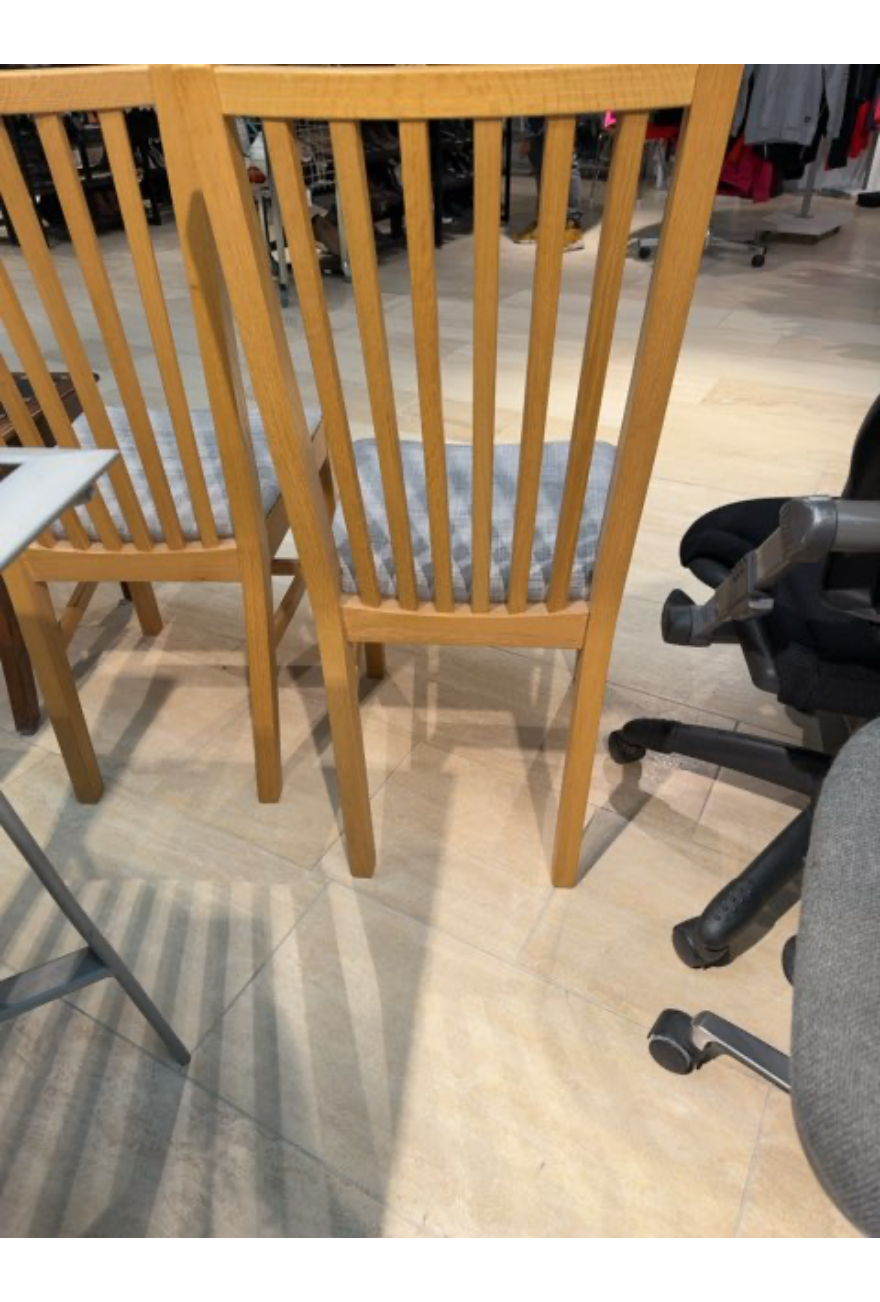 Spisestol solid træ med grå stof
